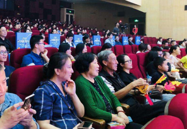 (综艺）《中餐厅4》黄晓明为三峡升船机赋诗 粉丝：可以收进语文课本