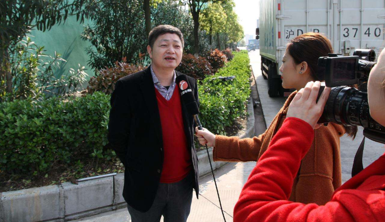 「经济」突发利空！美股欧股全线暴跌，道指重挫逾1500点，原油狂泻10%，特朗